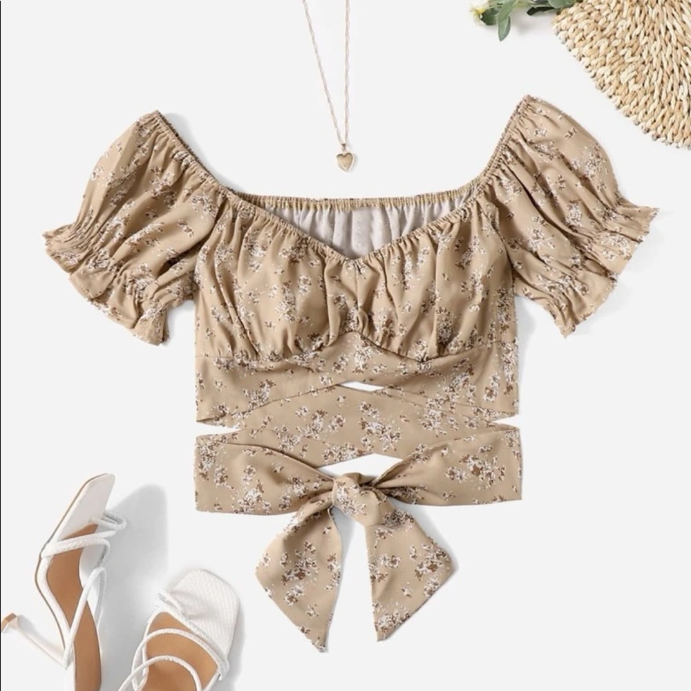 ✨SHEIN Floral Top✨